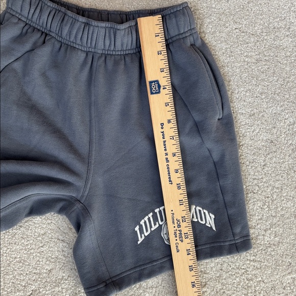 Lululemon Scuba Oversized Shorts Logo Embroidered Mid Rise Gray Womens Size XXXS - Picture 13 of 15
